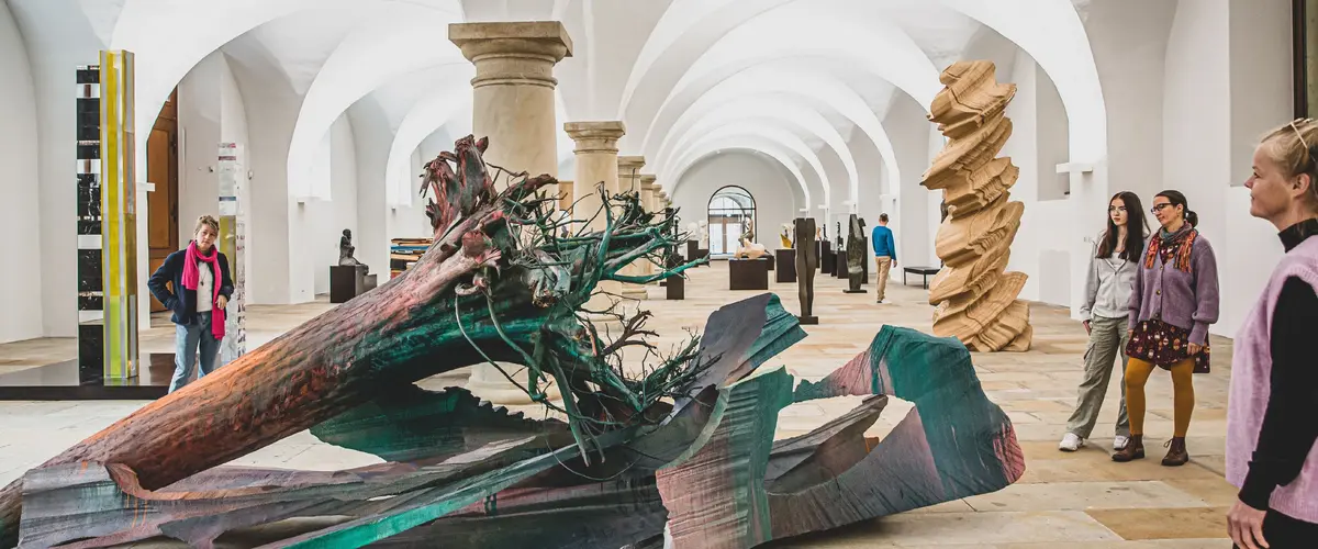 Besucherinnen und Besucher im Albertinum